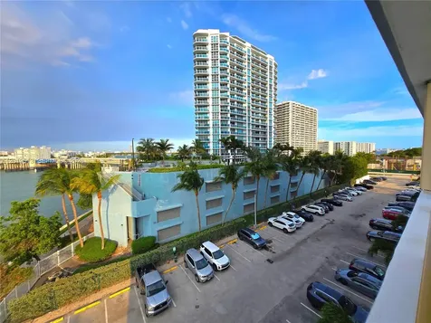 1865 79 St Causeway North Bay Village FL 33141
