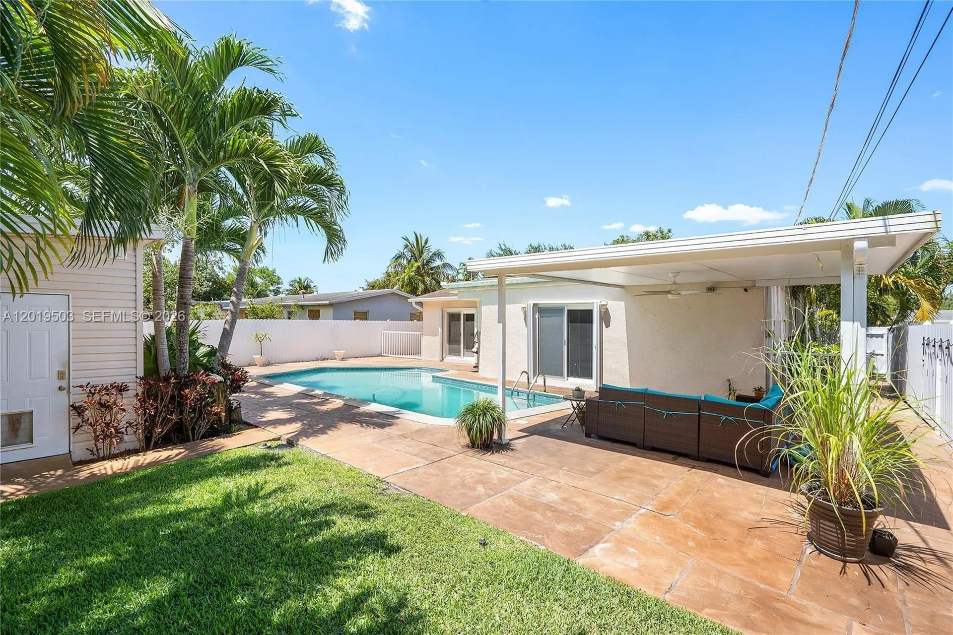 3021 N 72nd Way Hollywood FL 33024