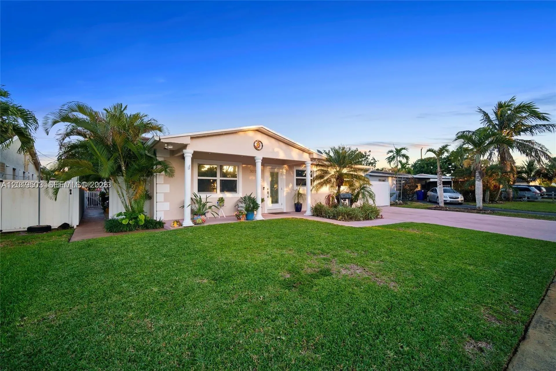 3021 N 72nd Way Hollywood FL 33024
