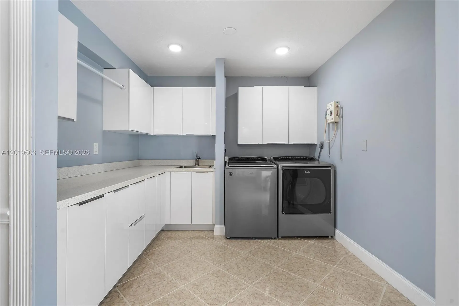 3021 N 72nd Way Hollywood FL 33024
