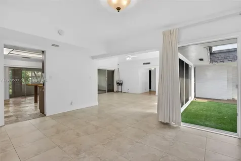 4806 Banyan Lane Tamarac FL 33319