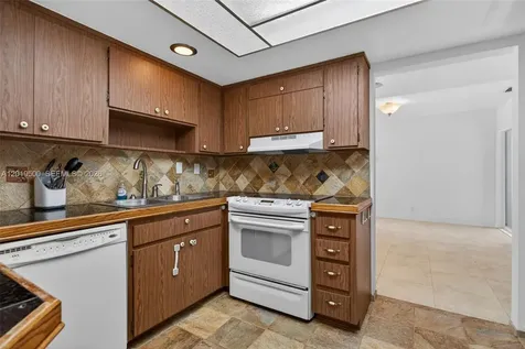4806 Banyan Lane Tamarac FL 33319