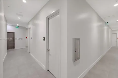 21290 Biscayne Aventura FL 33180