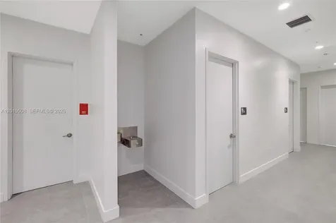 21290 Biscayne Aventura FL 33180