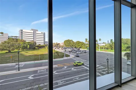 21290 Biscayne Aventura FL 33180