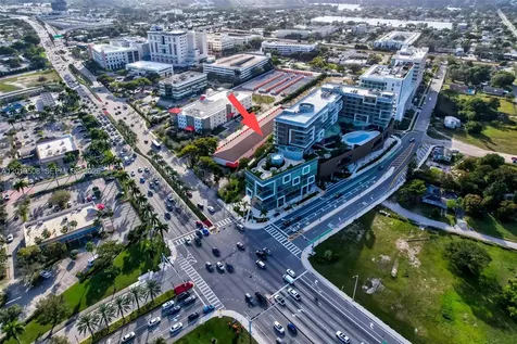 21290 Biscayne Aventura FL 33180