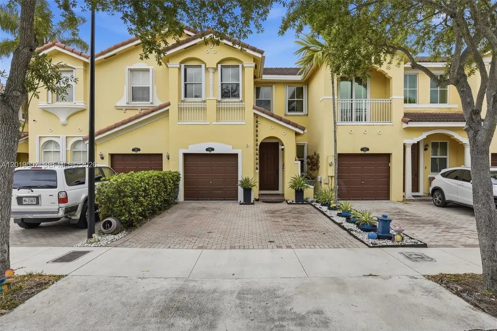 914 SW 151st Place Miami FL 33194
