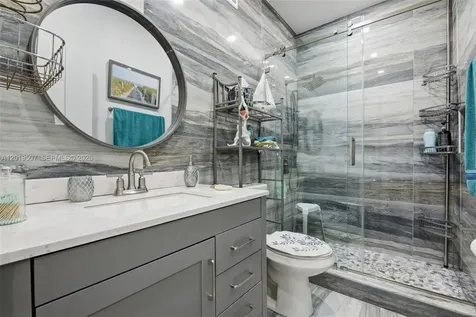 914 SW 151st Place Miami FL 33194