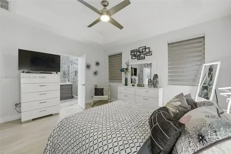 914 SW 151st Place Miami FL 33194