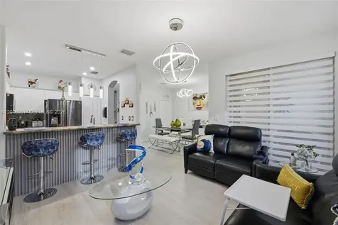 914 SW 151st Place Miami FL 33194