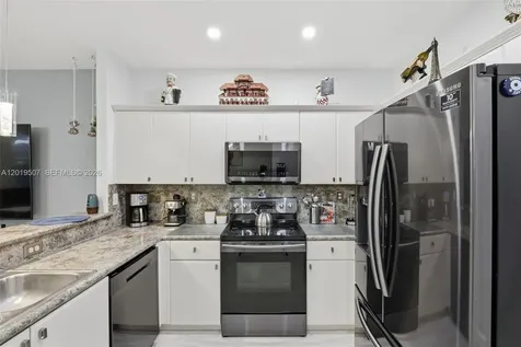 914 SW 151st Place Miami FL 33194