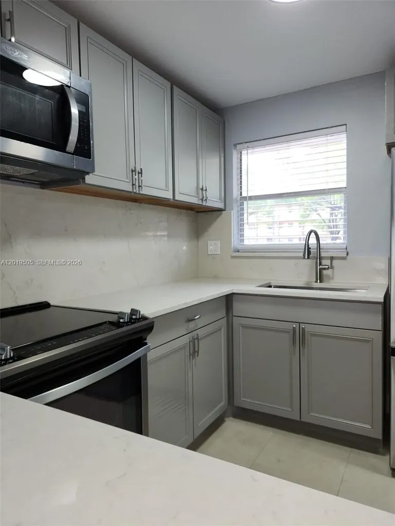 2811 N Pine Island Road Sunrise FL 33322