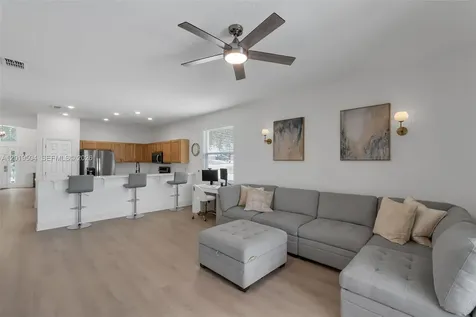 447 Higher Combe Drive Davenport FL 33897