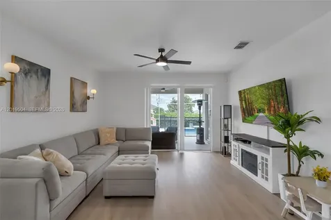 447 Higher Combe Drive Davenport FL 33897