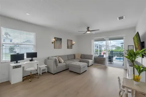 447 Higher Combe Drive Davenport FL 33897