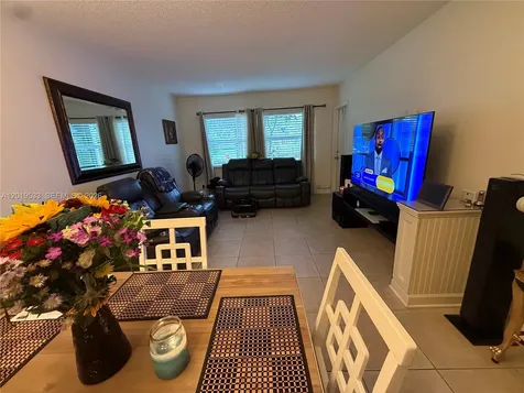 5131 W Oakland Park Boulevard Lauderdale Lakes FL 33313