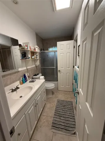 5131 W Oakland Park Boulevard Lauderdale Lakes FL 33313