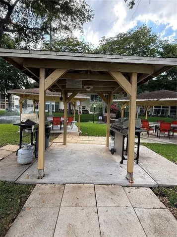5131 W Oakland Park Boulevard Lauderdale Lakes FL 33313