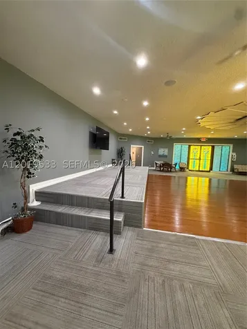 5131 W Oakland Park Boulevard Lauderdale Lakes FL 33313