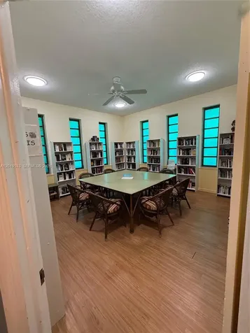 5131 W Oakland Park Boulevard Lauderdale Lakes FL 33313