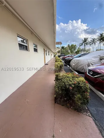 5131 W Oakland Park Boulevard Lauderdale Lakes FL 33313