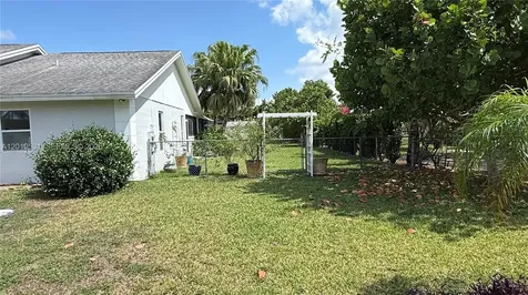 1501 NW 20th Street Homestead FL 33030