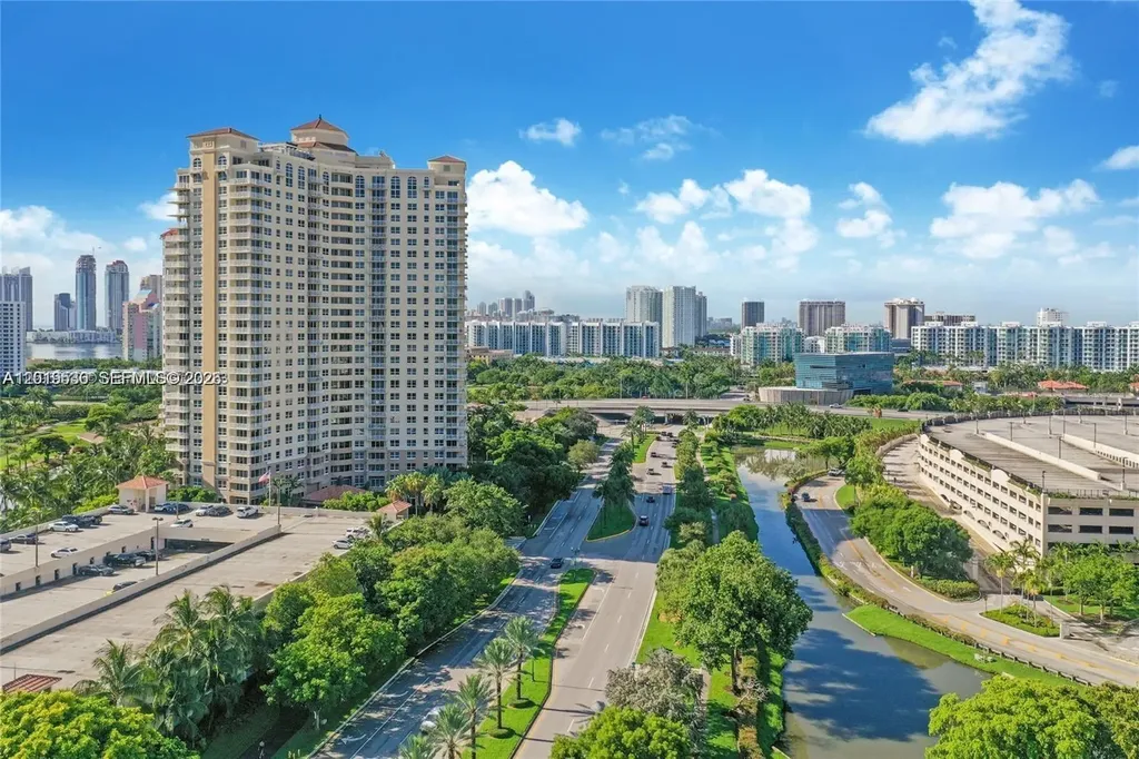 19501 W Country Club Drive Aventura FL 33180