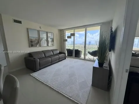 19501 W Country Club Drive Aventura FL 33180