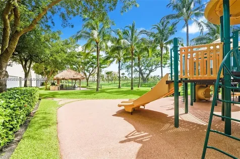 19501 W Country Club Drive Aventura FL 33180