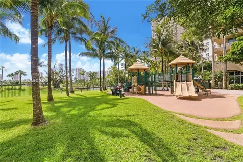 19501 W Country Club Drive Aventura FL 33180
