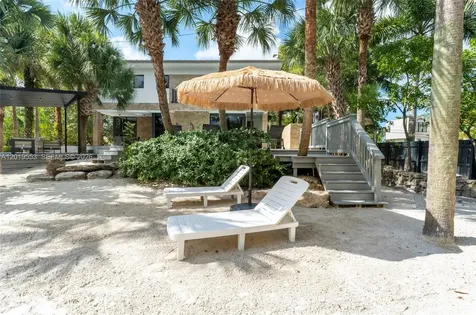 994-990 NE 78th Miami FL 33138