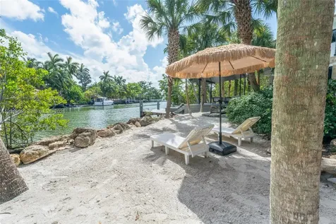 994-990 NE 78th Miami FL 33138