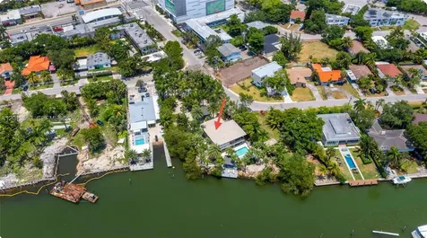 994-990 NE 78th Miami FL 33138