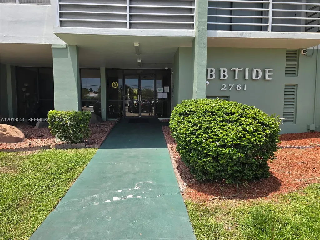 2761 Taft Street Hollywood FL 33020