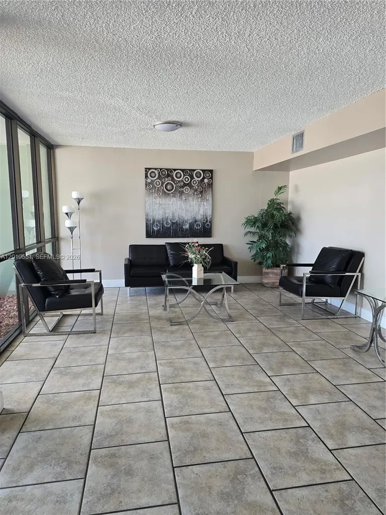 2761 Taft Street Hollywood FL 33020