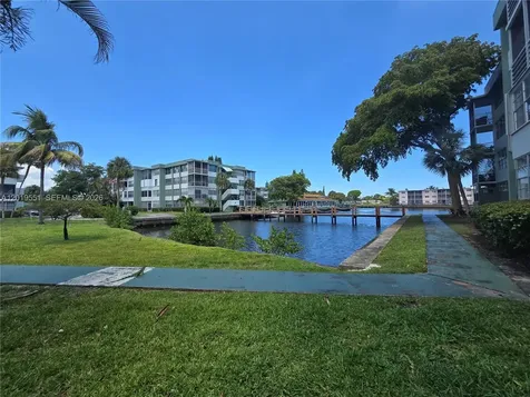 2761 Taft Street Hollywood FL 33020