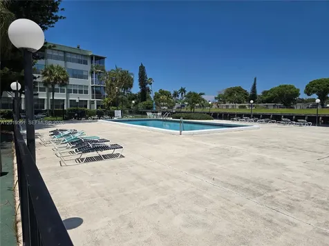 2761 Taft Street Hollywood FL 33020