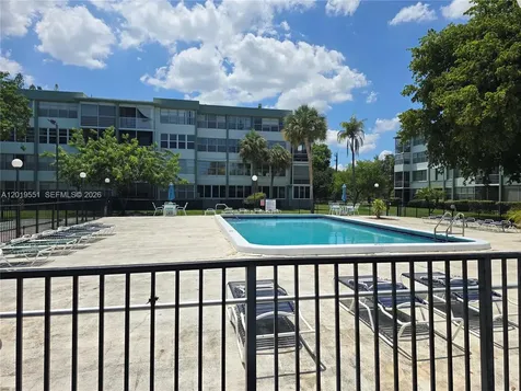 2761 Taft Street Hollywood FL 33020