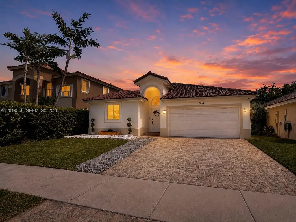 9256 SW 209th Terrace Cutler Bay FL 33189