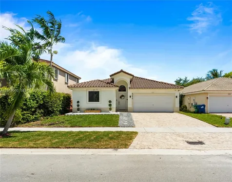 9256 SW 209th Terrace Cutler Bay FL 33189