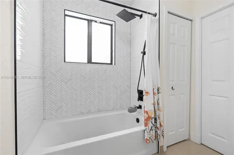 9256 SW 209th Terrace Cutler Bay FL 33189