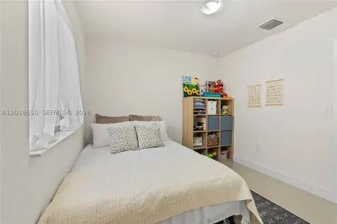 9256 SW 209th Terrace Cutler Bay FL 33189