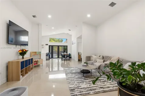 9256 SW 209th Terrace Cutler Bay FL 33189