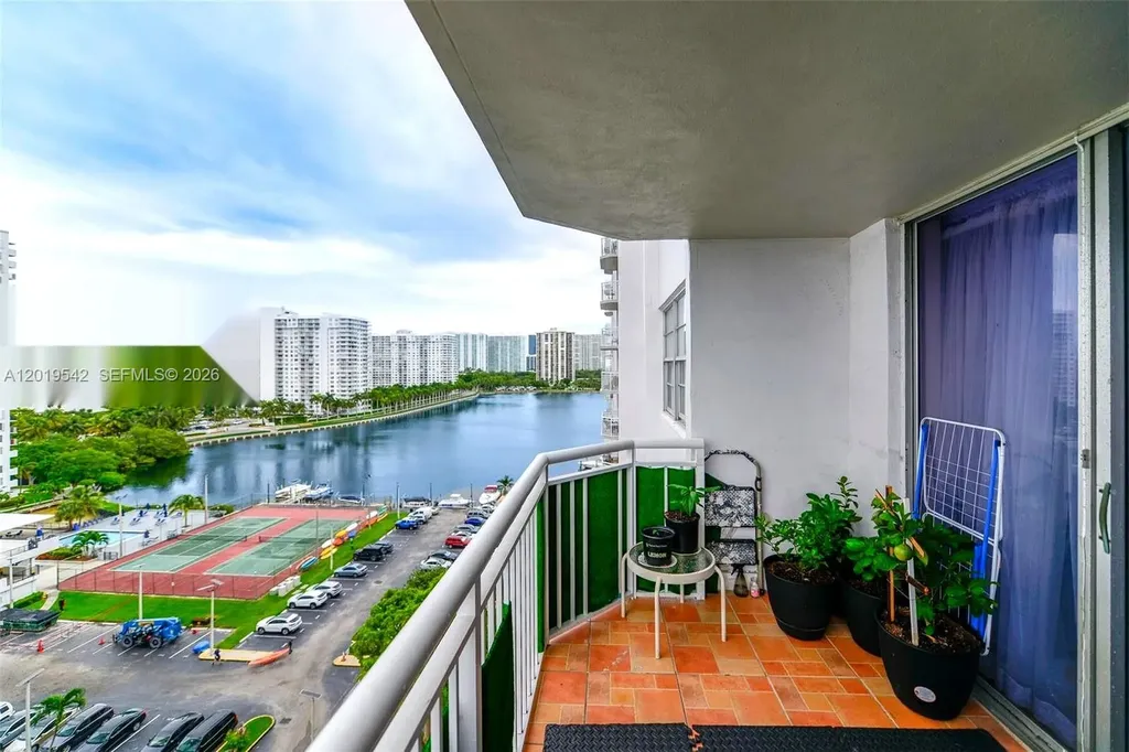 18051 Biscayne Boulevard Aventura FL 33160