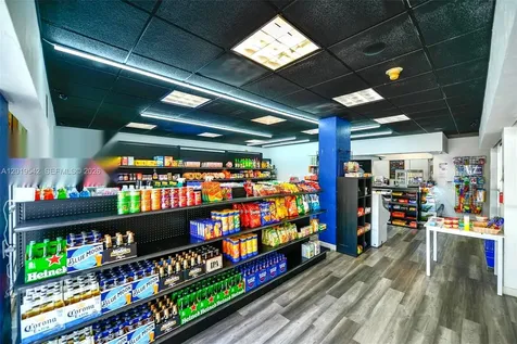 18051 Biscayne Boulevard Aventura FL 33160