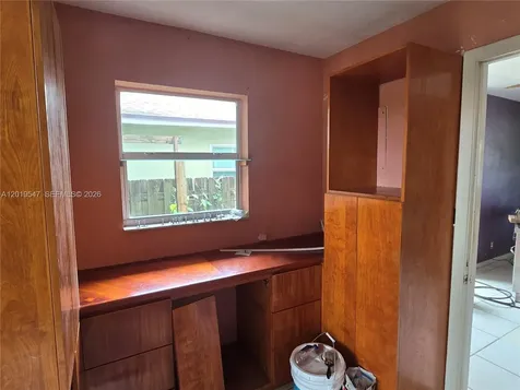 242 NW 7th Avenue Dania Beach FL 33004
