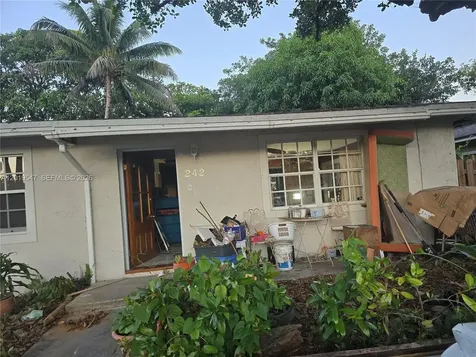 242 NW 7th Avenue Dania Beach FL 33004