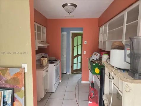 242 NW 7th Avenue Dania Beach FL 33004