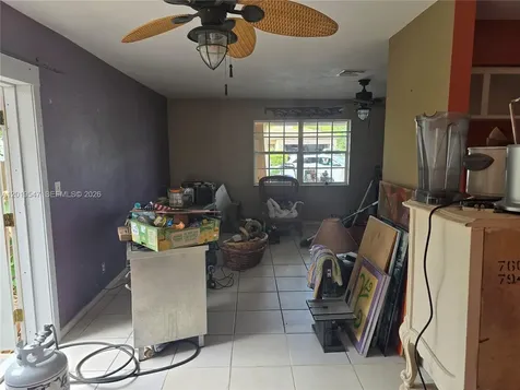 242 NW 7th Avenue Dania Beach FL 33004