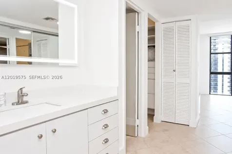 3675 N Country Club Drive Aventura FL 33180